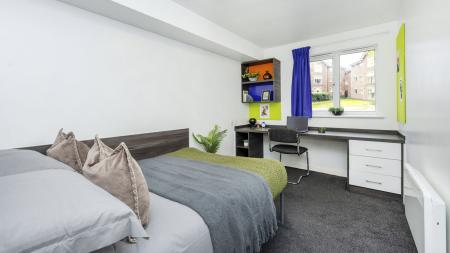 Classic Plus Ensuite 5 bed student flat to rent on Paddington Village, Liverpool, L7
