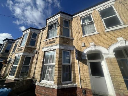 6 bed student house to rent on 10 Ash Grove, Hull, HU5