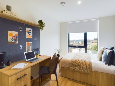 Large Studio Student flat to rent on Merrion Street, Leeds, LS2