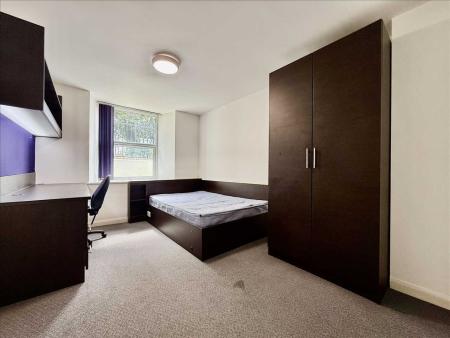 Student studio flat to rent on Studio 1, The Square, Plymouth, PL4