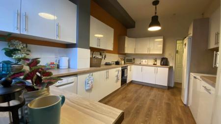 8 bed student house to rent on Ash Grove, Leeds, LS6