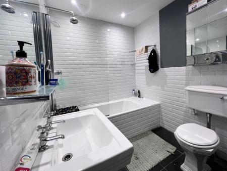 Student studio flat to rent on Abbotsford Terrace, Newcastle, NE2