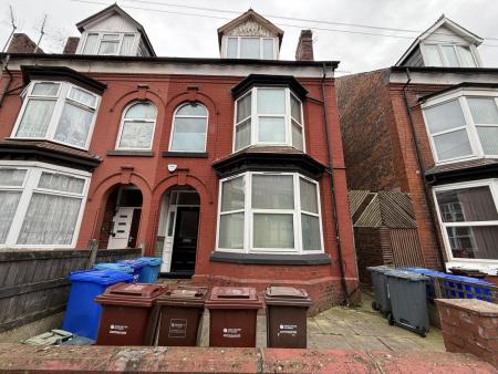 7 bed student house to rent on Curzon Avenue, Manchester, M14