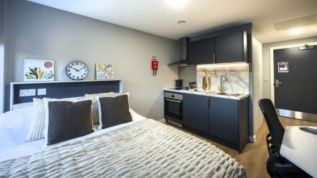 Standard Plus Studio Student flat to rent on Jocelyn Square, Glasgow, G1