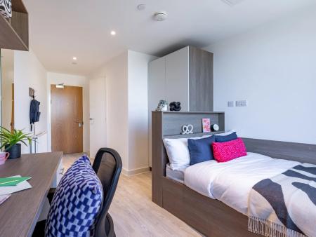 Silver En Suite 1 bed student flat to rent on Glassworks, St Thomas Street, Bristol, BS1