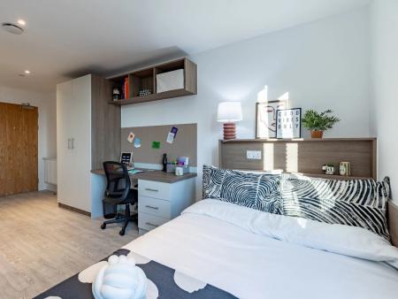 Gold Studio Student flat to rent on Glassworks, St Thomas Street, Bristol, BS1