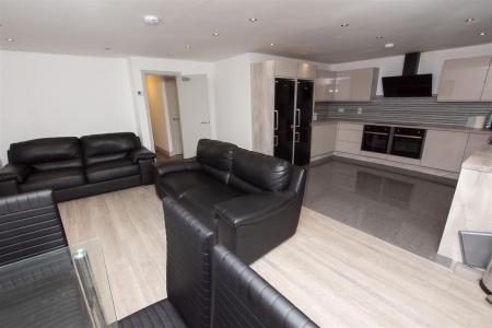 7 bed student house to rent on Heeley Road, Birmingham, B29