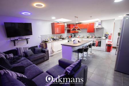 8 bed student house to rent on Heeley Road, Birmingham, B29