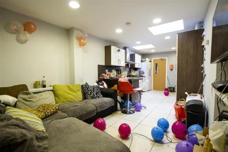 6 bed student house to rent on Teignmouth Road, Birmingham, B29