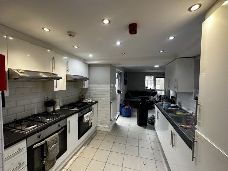 7 bed student house to rent on Merthyr Street, Cardiff, CF24