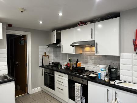 7 bed student house to rent on Treherbert Street, Cardiff, CF24