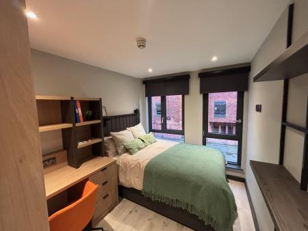 Modern Classic Ensuite 7 bed student flat to rent on Surrey Street, Bristol, BS2