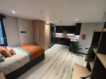 Premium Studio Student flat to rent on Surrey Street, Bristol, BS2
