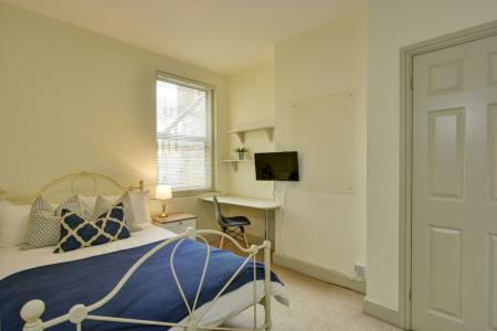 6 bed student house to rent on Manston Road, Exeter, EX1