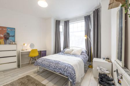 8 bed student house to rent on Edenhall Avenue, Manchester, M19