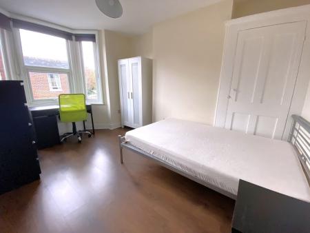 5 bed student house to rent on Bed Student House -, Canterbury, CT1