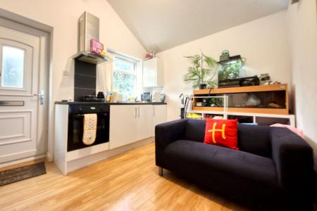 1 bed student house to rent on B Goudhurst Close, Canterbury, CT2