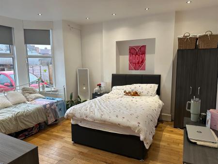 6 bed student house to rent on Radcliffe Road, Nottingham, NG2