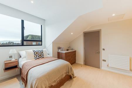 Premium Plus Studio Student flat to rent on Elmwood Avenue, Belfast, BT9