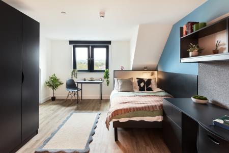 Classic Plus Studio Student flat to rent on Lower Bristol Road, Bath, BA2