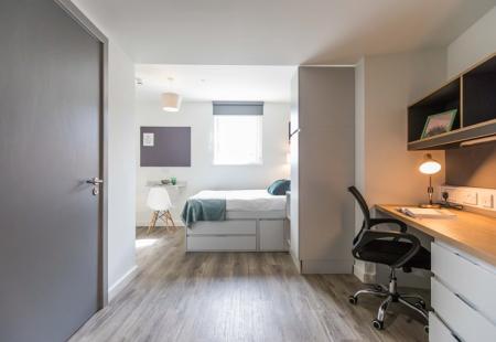 Gold Studio Accessible 1 bed student flat to rent on Mill Road, Cambridge, CB1