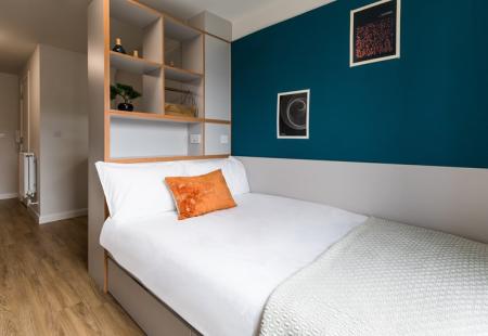 Bronze Studio Student flat to rent on Gladstone Place, Brighton, BN2