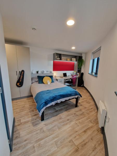 Silver Ensuite Student flat to rent on Fletchamstead Highway, Coventry, CV4