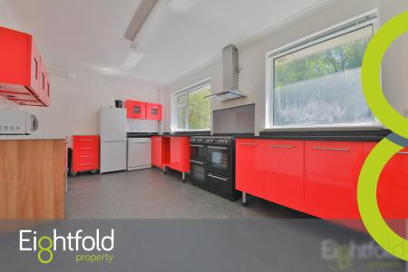 6 bed student house to rent on Crespin Way, Brighton, BN1