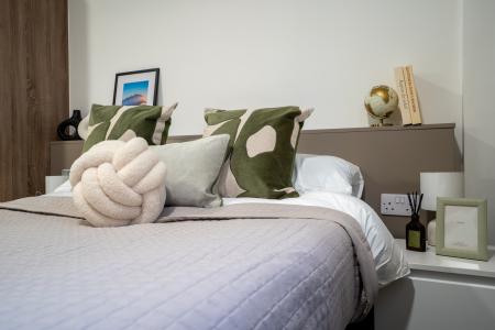 Superior Studio Student flat to rent on Woodhouse Square, Leeds, LS3