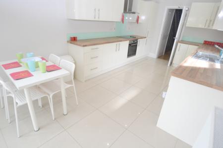 6 bed student house to rent on Loughborough Road, Nottingham, NG2