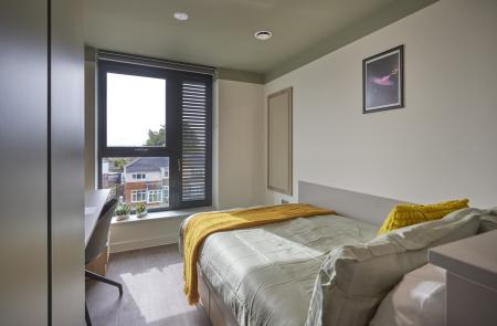 Large Classic Ensuite (Top Floor) 8 bed student flat to rent on Front St, Durham, DH1