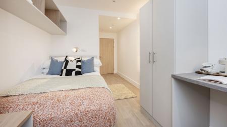 Classic Studio Student flat to rent on St. Vincent Street, Glasgow, G2