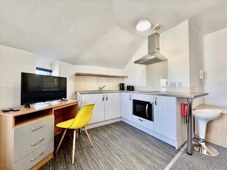 Student studio flat to rent on Studio 11, Plymouth, PL1