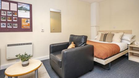 Classic Studio Student flat to rent on Clough Road, Sheffield, S2