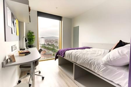 Ensuite - Building View 6 bed student flat to rent on York Street, Belfast, BT15