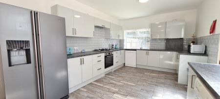 6 bed student house to rent on Beverley Road, Hull, HU6