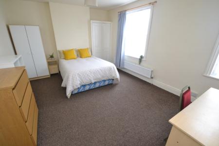 3 bed student house to rent on (3 BED) Oakfields Road, Nottingham, NG2