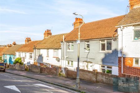 4 bed student house to rent on Kimberley Road, Brighton, BN2