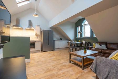 6 bed student house to rent on Walter Road, Swansea, SA1