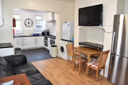 8 bed student house to rent on Booth Avenue, Manchester, M14