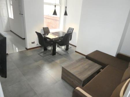 6 bed student house to rent on Upper West Grove, Manchester, M13