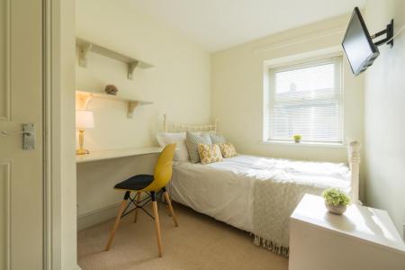 7 bed student house to rent on Harriet Street, Cardiff, CF24