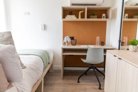 Ensuite (11-16) 1 bed student flat to rent on 77 John St, Glasgow, G1