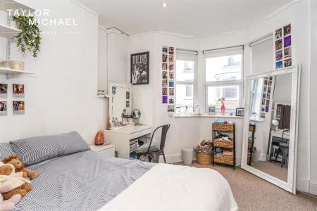 4 bed student house to rent on St. James's Street, Brighton, BN2