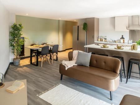 Standard 5 Bed Apartment Student flat to rent on Herbert Street, Cardiff, CF10