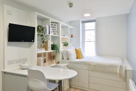 Gold Studio Student flat to rent on Whiteladies Road, Bristol, BS8