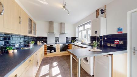 7 bed student house to rent on Lyddington Road, Bristol, BS7