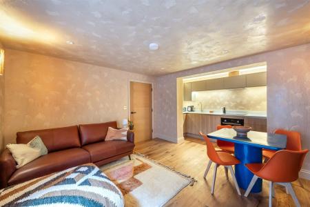 2 bed student house to rent on Queen Square, Brighton, BN1