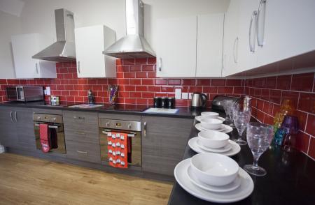 6 bed student house to rent on Bryn Road, Brynmill, Swansea, SA2