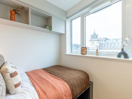 Gold Studio Square View Student flat to rent on Talbot Square, London, W2